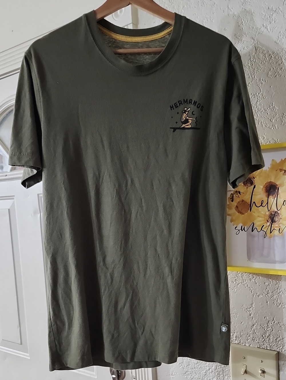 Howler Brothers "Los Hermanos" Graphic T-Shirt - Men's Sz M Olive Heed The Call